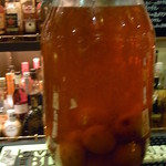Bar Agit - ジンとカンパリに無糖で２年漬け込んだ自家製梅酒で