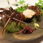 柳生の庄 - 伊勢エビ。食べた後は、明日朝食の味噌汁の出汁になる。