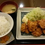 美好屋 - 鶏から揚げ定食 880円