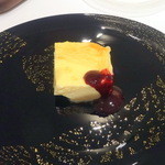 レストラン ラッセ - 120℃台で焼き上げたマスカルポーネのチーズケーキ