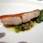 レストラン ラッセ - セコンド：しっとり火を入れた金目鯛 うど アンチョビ ケッパー 春の香り