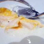 レストラン ラッセ - プリモ2：4種のチーズをつつみこんだラヴィオリ