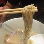 Golden Pork Tonkotsu Ramen Bar - しっかり細麺です。