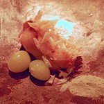 虎白 - 甘鯛鱗揚げ、銀杏、八角で