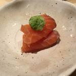 すし宮川  - 桜鱒　薬味は山わさびに生姜とねぎ