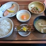 Yayoi Ken - 銀鮭朝食 530円