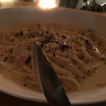 Metti,una sera a cena - ベーコンのカルボナーラ。