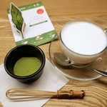 エクセルシオールカフェ - まるごと緑茶葉と味わうふわふわグリーンラテ