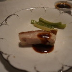 Ya Ge - 甘辛いオイスターソースを付けて