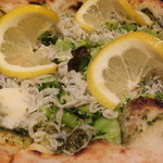 スクオーレ - シラスとブロッコリーのピッツア