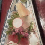 りょうりや 御旅屋 - 鯛　カマス　勝男　お造り