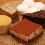 50546533 - 里芋焼きプディング、ベイクド豆乳チーズケーキ、ティラミスbio、生姜の豆乳ガトーショコラ