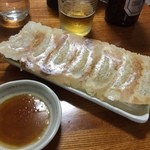 吉祥 - ニンニク餃子。イマイチにんにくはきいてません(~_~