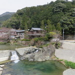 虎屋 壺中庵 - 川側からの外観
