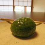 虎屋 壺中庵 - よもぎまんじゅう