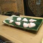 初音鮨 - 2016年3月下旬。