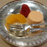 和ごころ 泉 - 蜜柑と苺、人参のムース