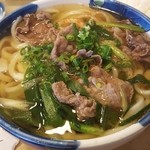 まるきや - 肉うどん大盛り