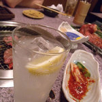 京の焼肉処 弘 - 追加でレモンチューハイと梅チューハイを・・
