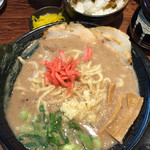 博多とんこつ 天神旗 - 今日はローテーションを曲げて「極老とんこつ」d(^_^o)