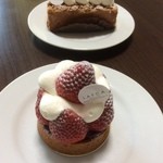 ラフカ - ミルフィーユ 500円
      苺のタルト 480円