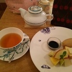 ムレスナティーハウス 京都 - チーズケーキと紅茶。ケーキは普通でした。