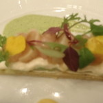 ザ・フジヤ - グリーンアスパラのタルトに海の幸トリュフ風味のヴィネグレット