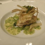 ザ・フジヤ - グリーンアスパラの鰆のポワレと筍　青海苔入りブールブランソース