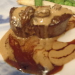 ザ・フジヤ - 牛フィレ肉のステーキにモリーユ茸のクリーム煮