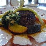 レストラン　セラヴィ - 牛肉100パーセントのハンバーグ　林檎と玉葱のソース