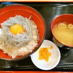 蕎麦ダイニング 楽 - 生しらす丼