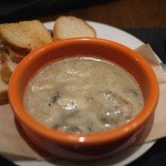 VINO STAND オーパ！ - ディナー：熱々 ゴルゴンハニー バケット付き 等楽しいツマミ充実