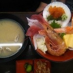 和風レストラン やまさ - 海鮮丼\1500