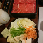 しゃぶしゃぶすき焼どん亭 - 特選牛食べ放題コースの初期セット 税抜2890円
