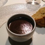 シェ・イノ - 前菜②：温度玉子と黒トリュフのピューレ