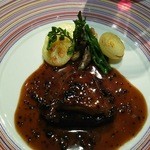 シェ・イノ - 主菜②：牛フィレ肉とフォアグラのソテー ロッシーニ好み