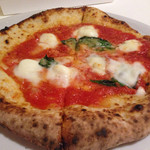 シシリヤ - 5/3 
      マルゲリータ ブーファラ
      水牛最高！