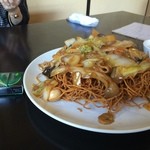 中華料理 金福縁 - 揚げてあるとはいえ個の量は凄い。写真では迫力ないが、、具もしかｋり