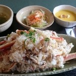 緑山 - ズワイガニとキノコのピラフ
      ガーリックの香りが食欲をそそります