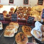 ブーランジェリー セイジアサクラ - パン棚