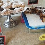 ブーランジェリー セイジアサクラ - パン棚