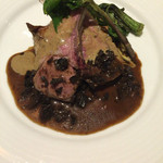 マッシュルーム - 仔羊背肉のロースト 香茸ソース コシアブラ添え