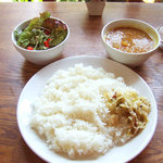 スパイスカフェ - カレーランチ(850円)のサンバル(南インドの野菜と豆のカレー・中辛)