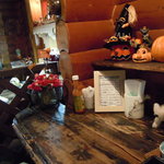 カントリー調の落ち着いた店内です。