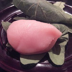 菊壽堂義信 - 柏もち（2016年5月）