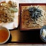 Soba Gurume Hanasaki - 【H28.5.5】舞茸天ぷらの蕎麦1150円。