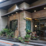 Together - 店舗前