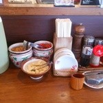 八番山ばりきや - 【2016.5.5(木)】テーブルにある調味料