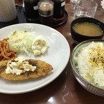 ありがとう食堂 - 白身魚フライ定食