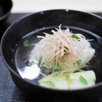 お椀　鮎魚女葛打ち　ホワイトアスパラ